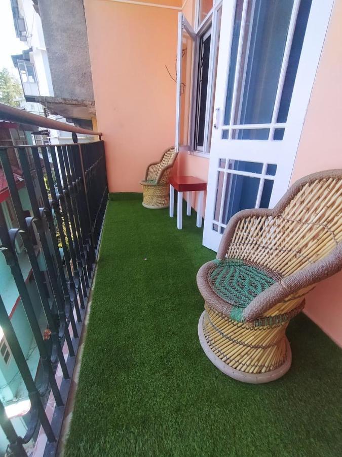 Deluxe Homestay Apartments With Kitchen In シムラー エクステリア 写真